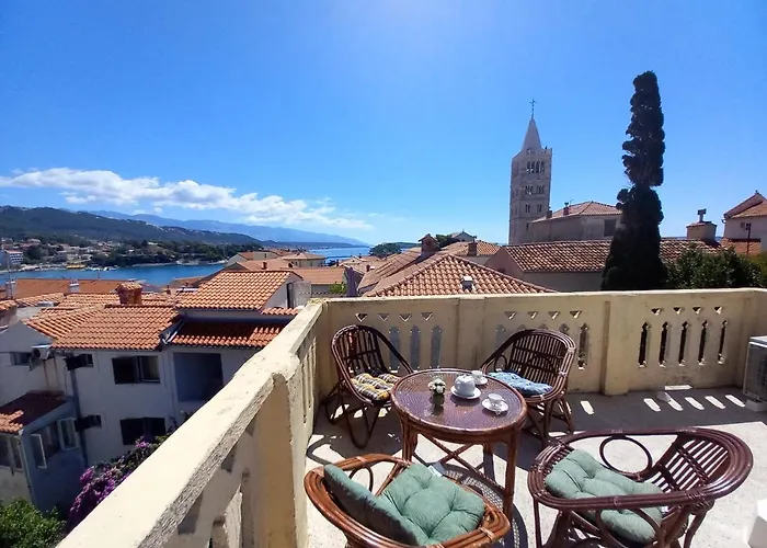 Old Town Arbia Daire