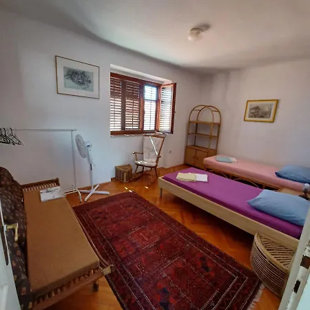 Old Town Arbia Apartment *